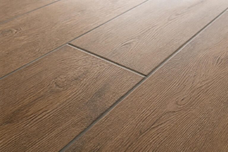 découvrez comment choisir l'épaisseur de joint idéale pour un carrelage imitation parquet afin d'assurer esthétique et durabilité dans votre intérieur.