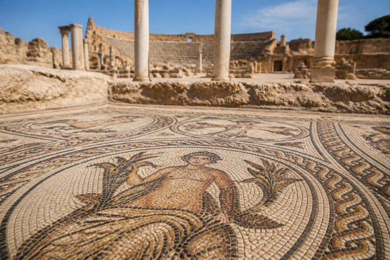 découvrez la mosaïque d'el jem, un chef-d'œuvre du patrimoine antique tunisien, symbole de l'art romain et de l'histoire fascinante de la tunisie.