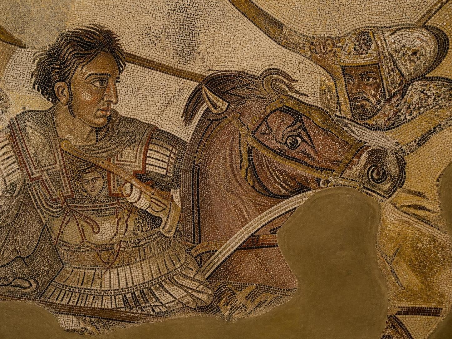 découvrez une analyse approfondie de la mosaïque de la bataille d'issos, un chef-d'œuvre artistique illustrant un événement historique majeur avec une finesse exceptionnelle.