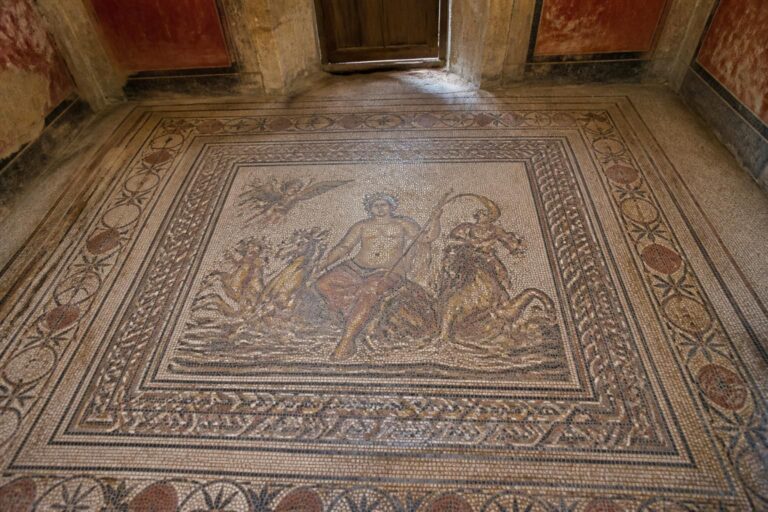 découvrez les techniques de création et les motifs emblématiques des mosaïques romaines au sol, un art décoratif emblématique de l'antiquité.