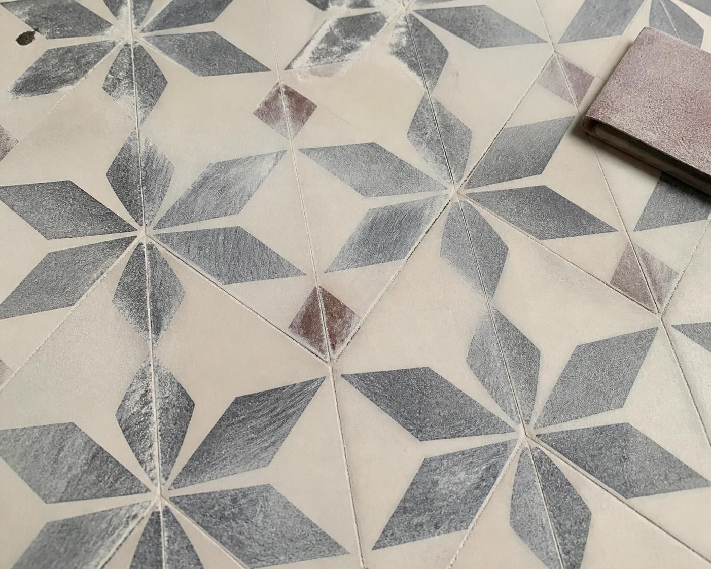 apprenez à peindre des carreaux de ciment efficacement avec notre méthode simple pour un résultat durable et esthétique, parfait pour rénover vos sols et murs.